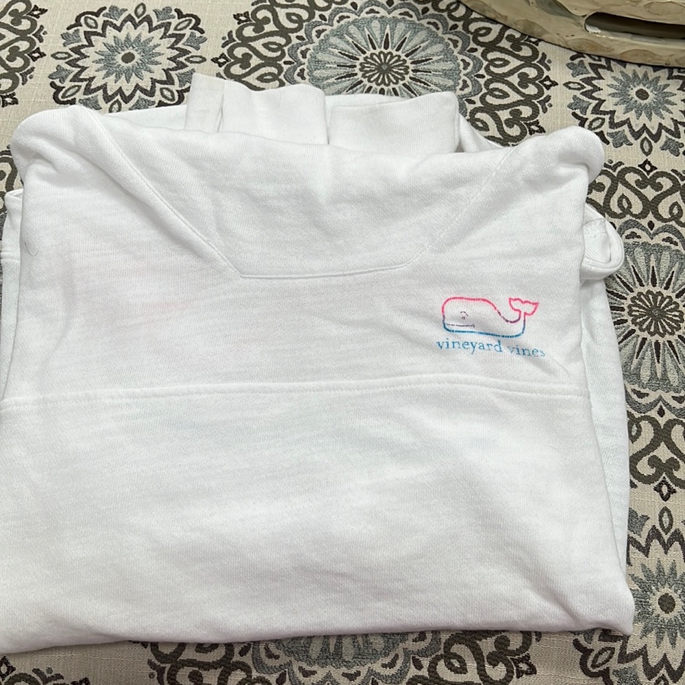 Vineyard vines hooded shirt